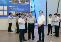 中国国际经济交流中心副理事长朱之鑫到陕汽调研
